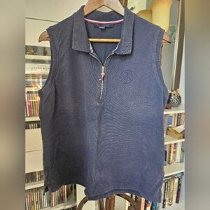 Tommy Hilfiger, ladies sleeveless 1/4 zip with logo embroidered. XL, Navy.